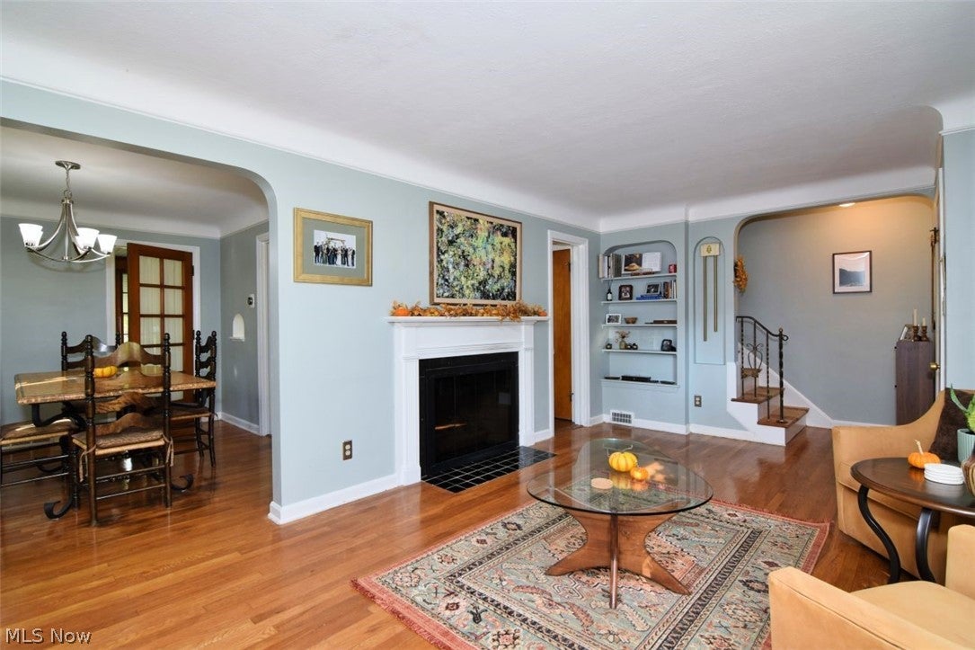 1528 Lyndhurst Road