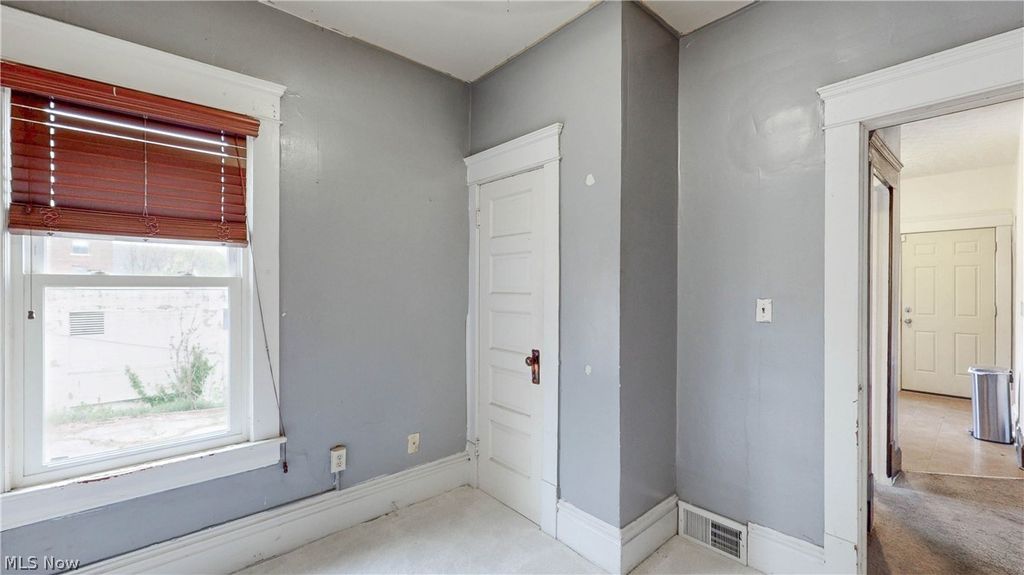 Photo of 41 S Bates Street, Akron, OH 44303 (MLS # 5205556)