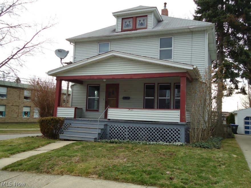 Move in ready 3BR/2 Bath in a great location near Riverfront Mall. Over $14,000 in improvement and updates in the past 12 months.  Walk to schools, library, shopping, and festival events! Brand new carpet and vinyl flooring throughout. New vinyl replacement windows in 2015. Natural woodwork, applianced kitchen, office, and first floor laundry/bath combination with washer/dryer.  Enclosed porch/sun room, covered front porch, and large deck in rear.