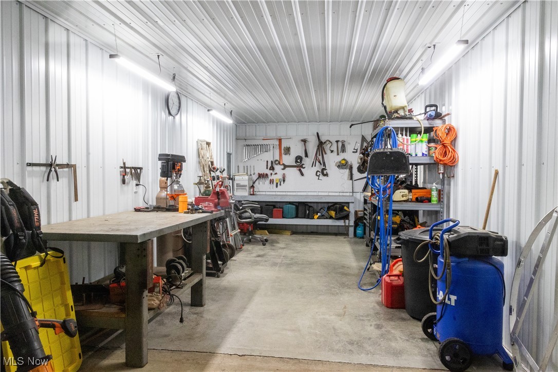 8877 Zuercher Road, Apple Creek, Ohio image 40