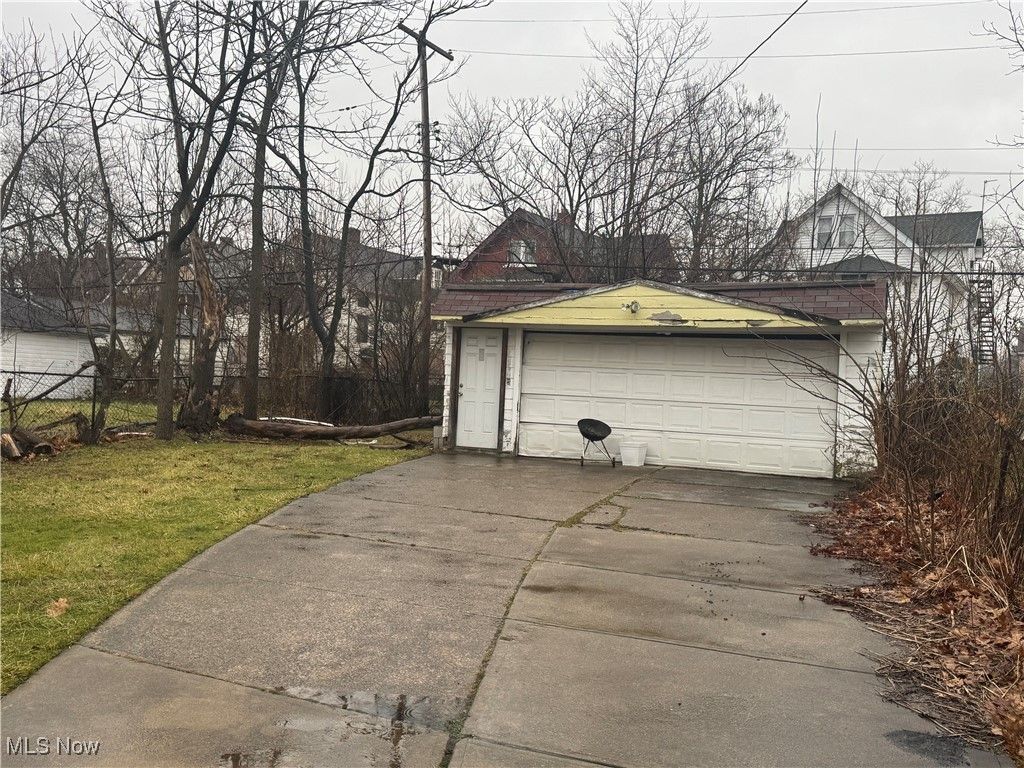 Photo of 3525 E 110th Street, Cleveland, OH 44105 (MLS # 5183448)
