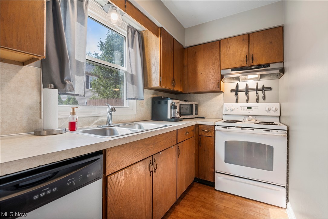 Maple Creek Condo Estates - Residential