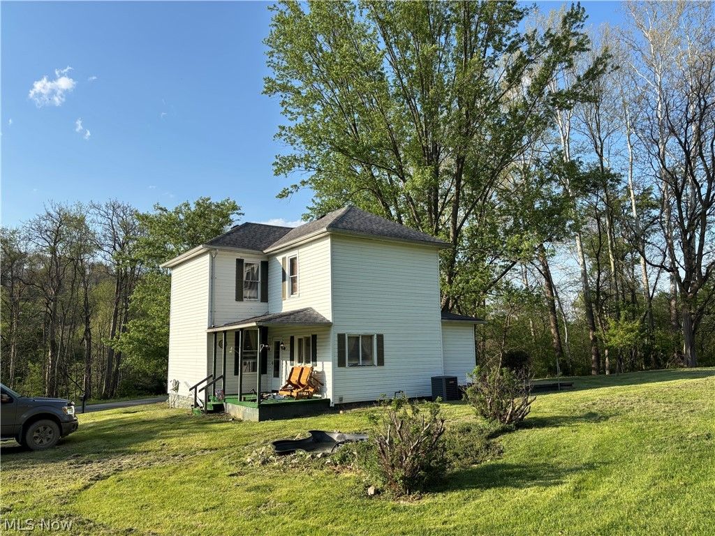 Photo of 2840 Darlington Drive, Zanesville, OH 43701 (MLS # 5206624)