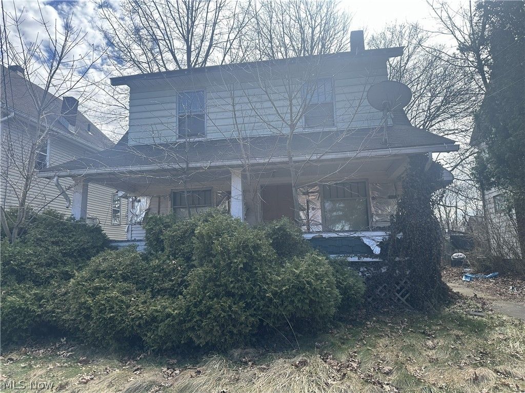 Photo of 23 E Boston Avenue, Youngstown, OH 44507 (MLS # 5196390)