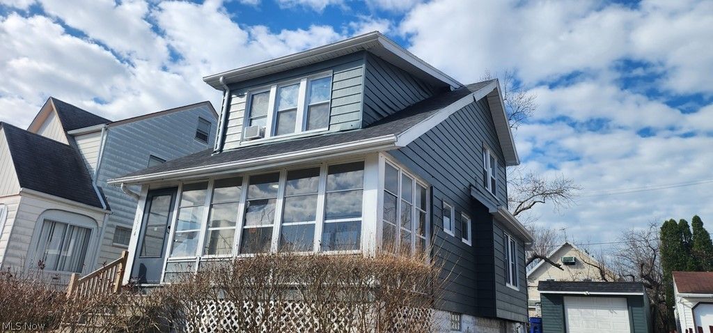 Photo of 1514 Clermont Road, Cleveland, OH 44110 (MLS # 5194975)