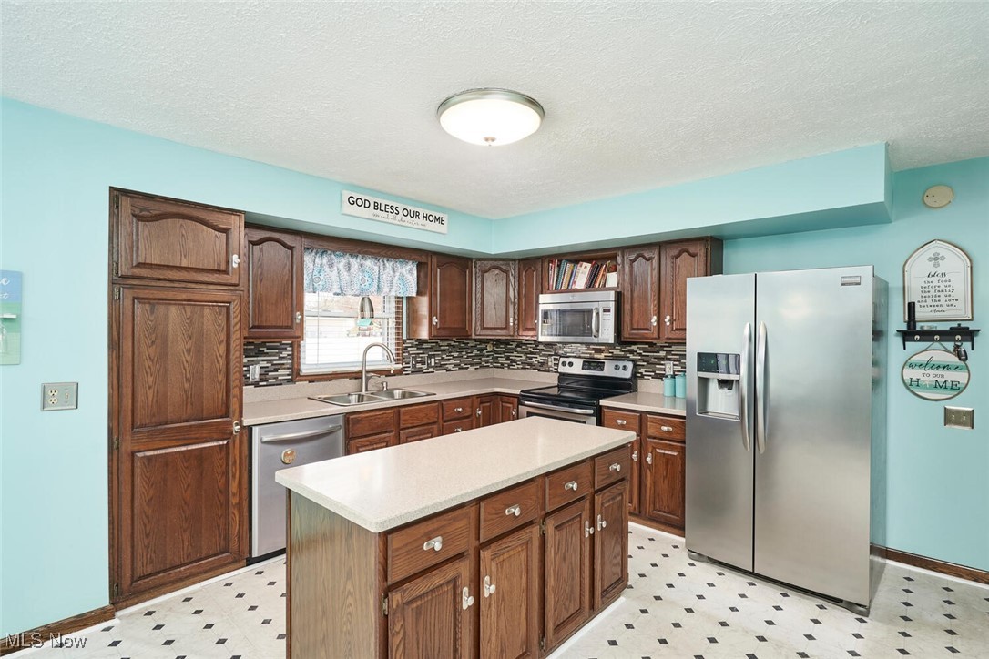 2137 Zircon Street, Canton, Ohio image 7