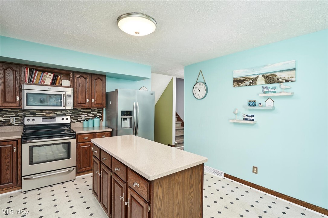 2137 Zircon Street, Canton, Ohio image 8