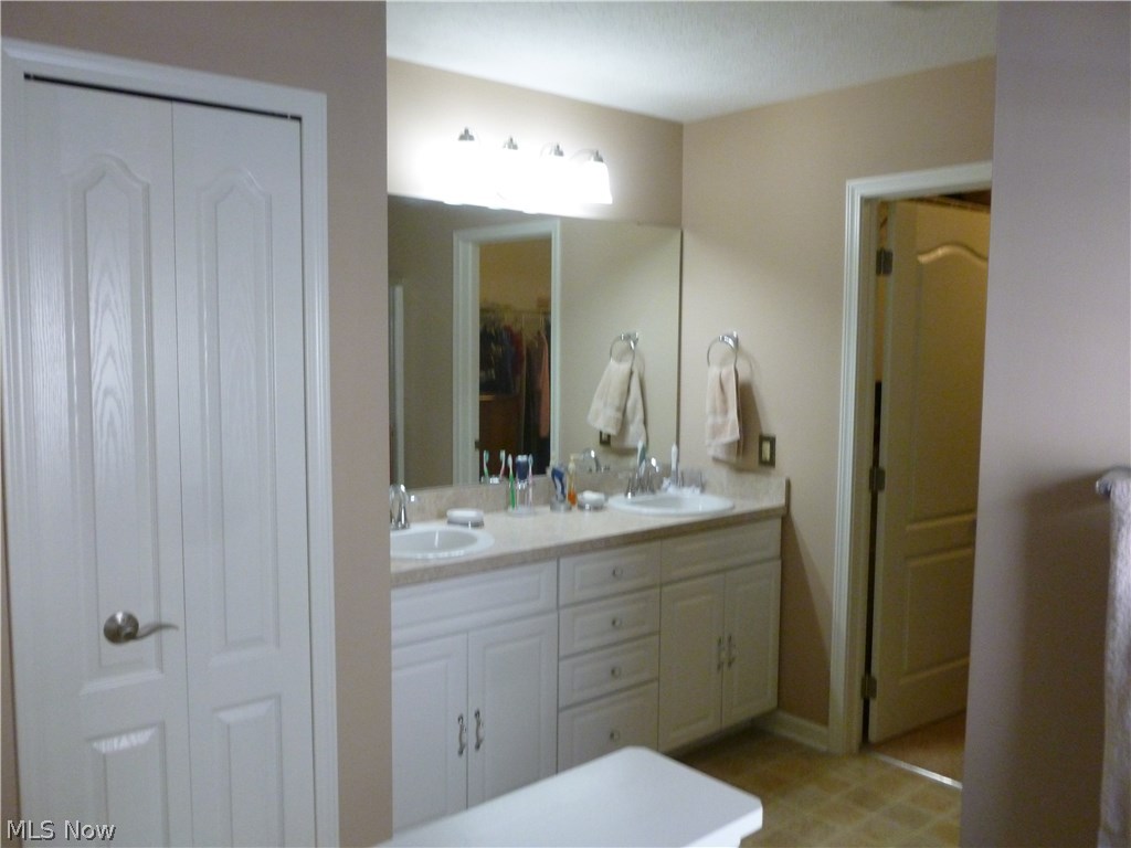 Arbors of Bridgewater Crossing - Residential