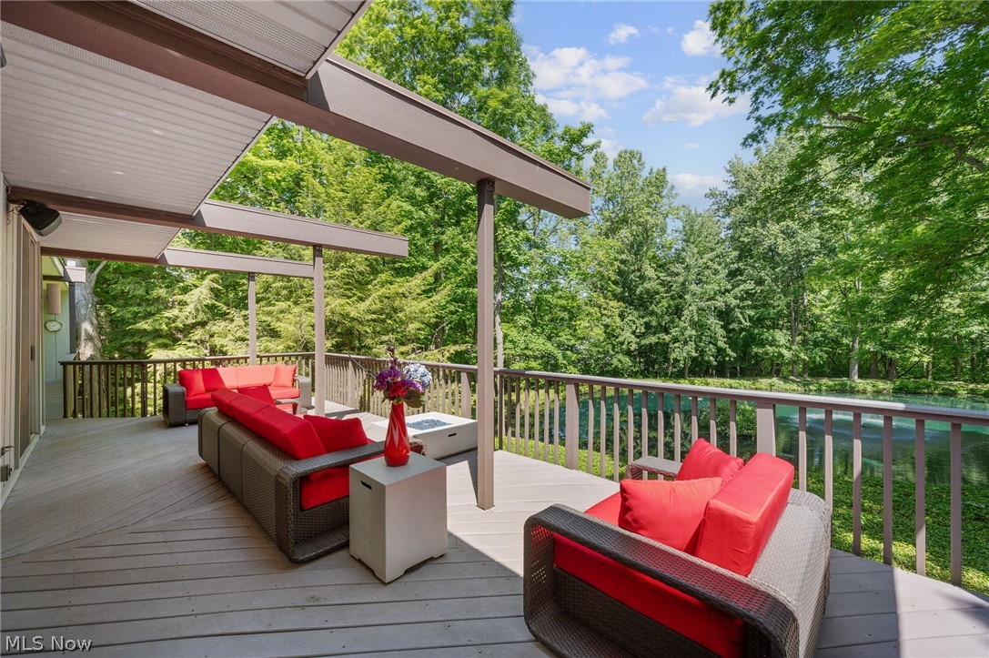 9339 Canterbury Lane
