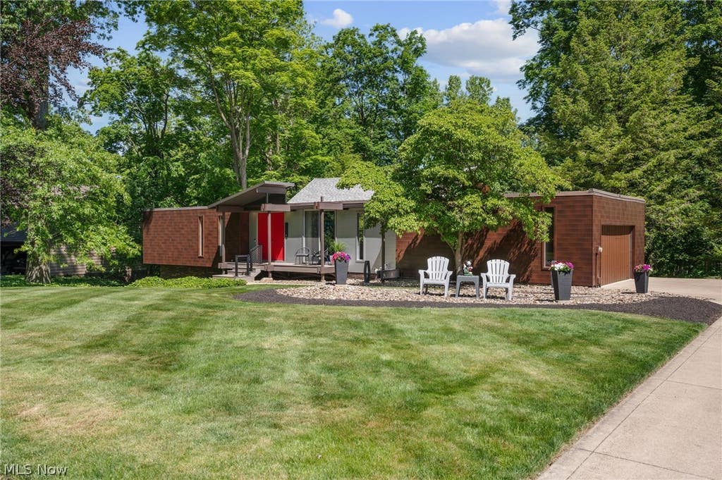 Photo of 9339 Canterbury Lane, Mentor, OH 44060 (MLS # 5214406)