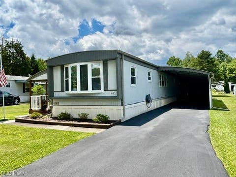 Homes For Sale - 62 Manor Drive<br/> Trumbull County, Brookfield, OH 44403