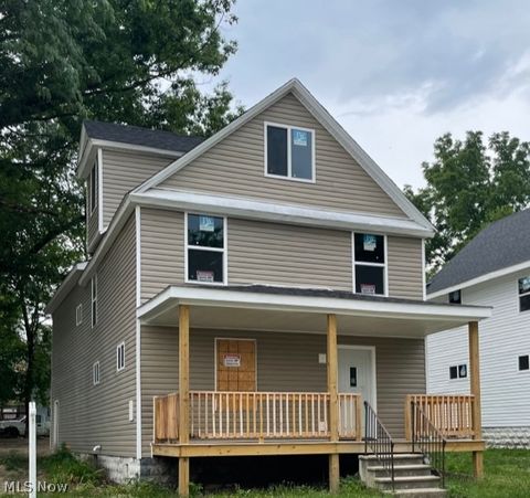 Homes For Sale - 678 Moon Street<br/> Akron, OH 44307