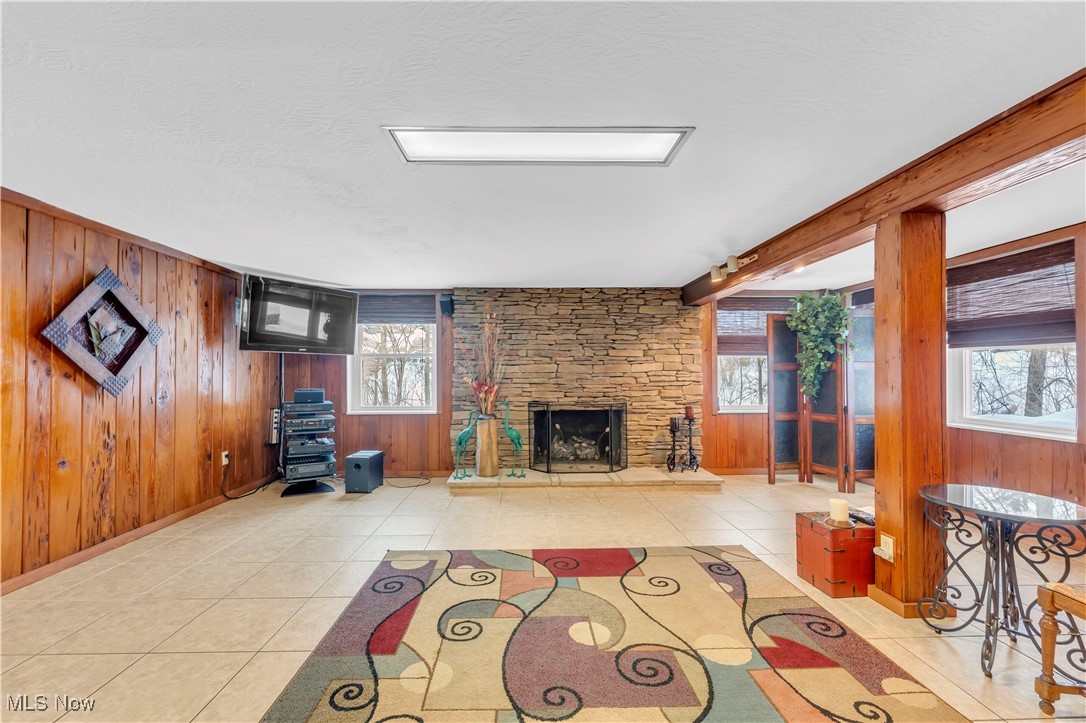 Hilton Ave Sub/R Wieses - Residential