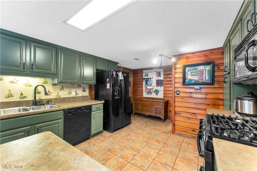 Hilton Ave Sub/R Wieses - Residential