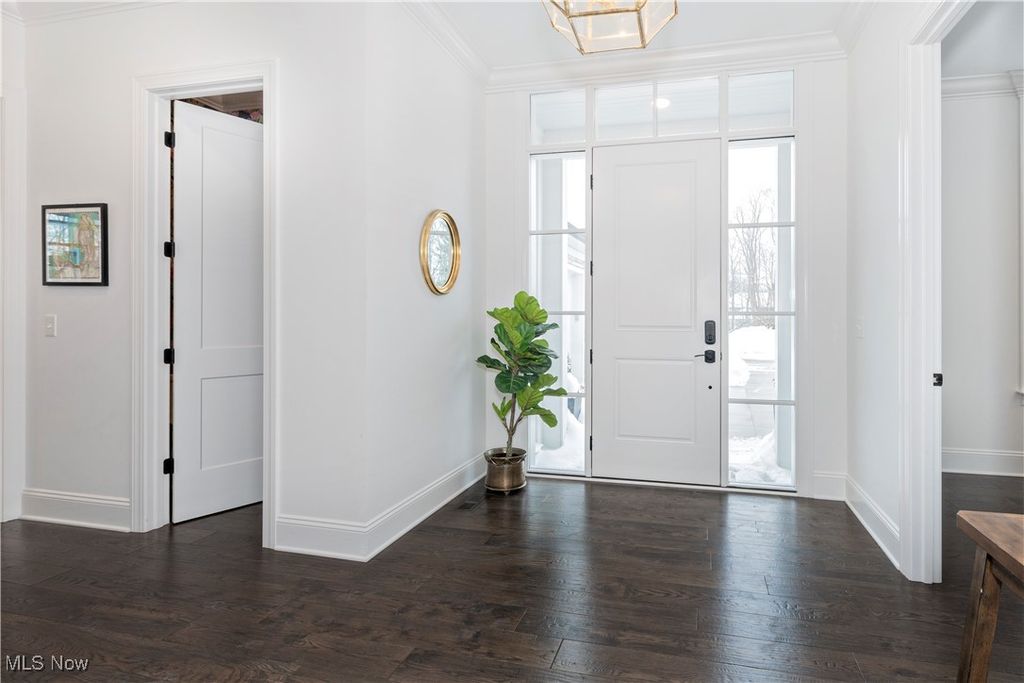 Photo of 300 Woodridge Lane, Chagrin Falls, OH 44022 (MLS # 5184578)