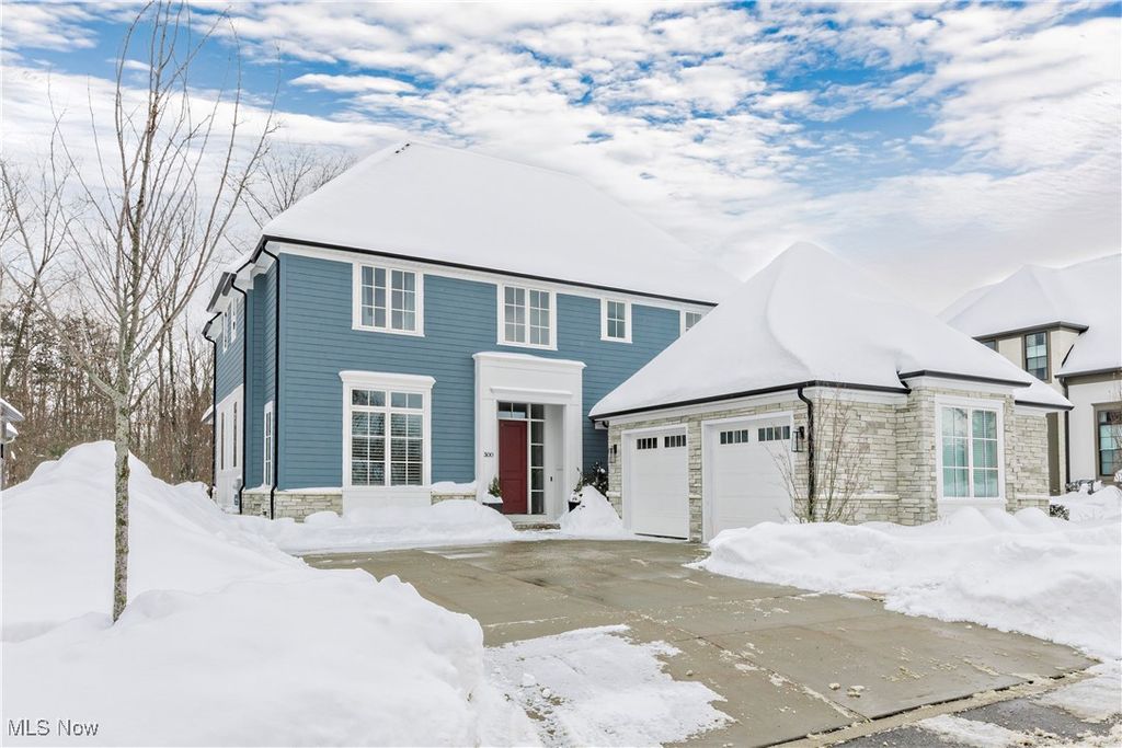 Photo of 300 Woodridge Lane, Chagrin Falls, OH 44022 (MLS # 5184578)