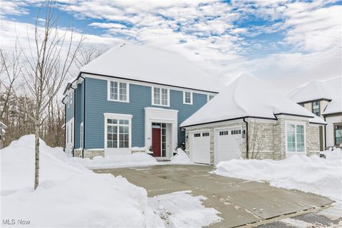 300 Woodridge Lane Chagrin Falls OH 44022