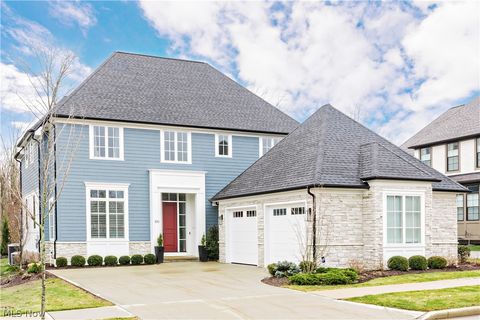 300 Woodridge Lane Chagrin Falls OH 44022