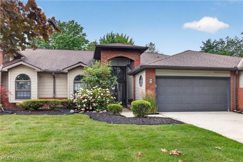 Photo of 5242 Parkhurst Drive, Sheffield Village, OH 44054 (MLS # 5225080)
