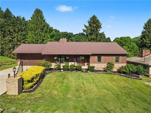 Homes For Sale - 1375 Sackett Hills Drive<br/> Akron, OH 44313