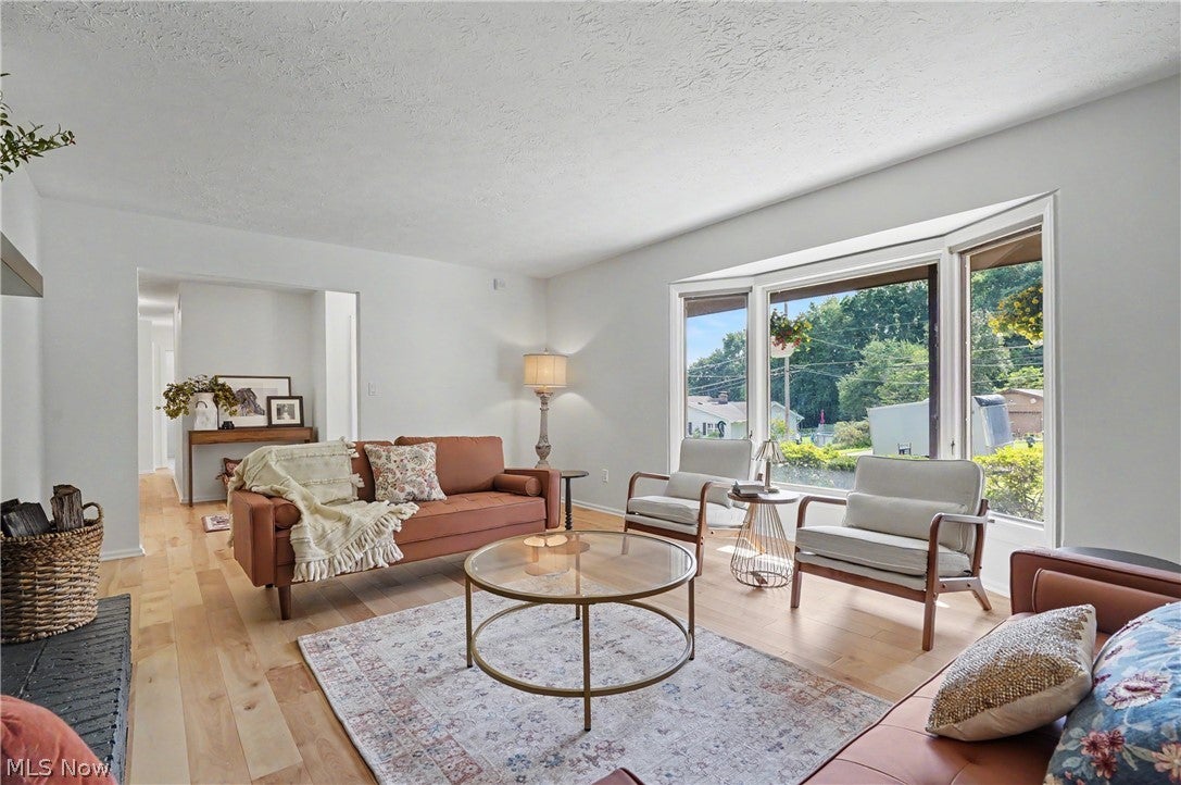 1375 Sackett Hills Drive