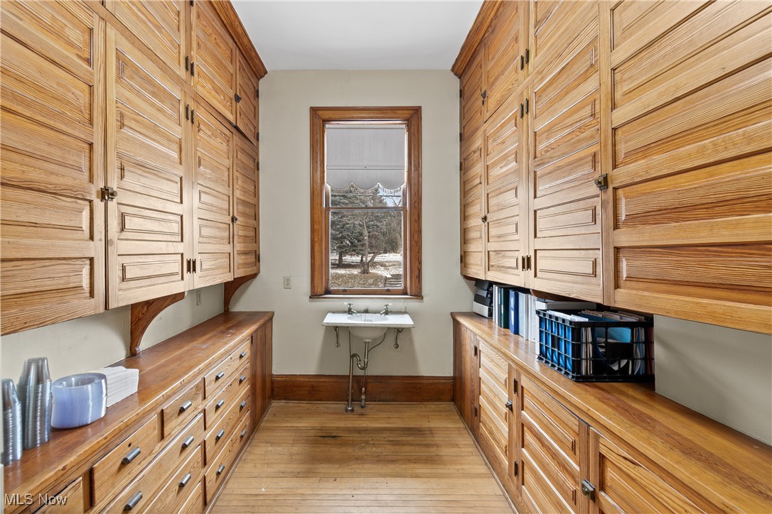 City/Canton - Commercial Sale