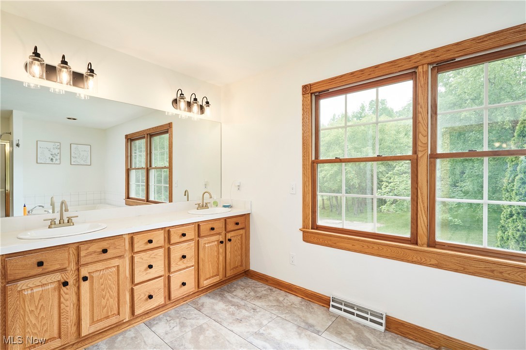 Hiram, Ohio 44234, United States, 4 Bedrooms Bedrooms, ,4 BathroomsBathrooms,Residential,Active,146631