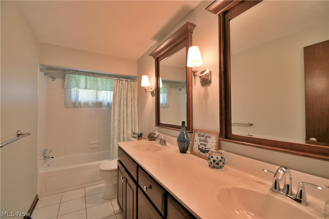 Twentieth Century Homes - Residential