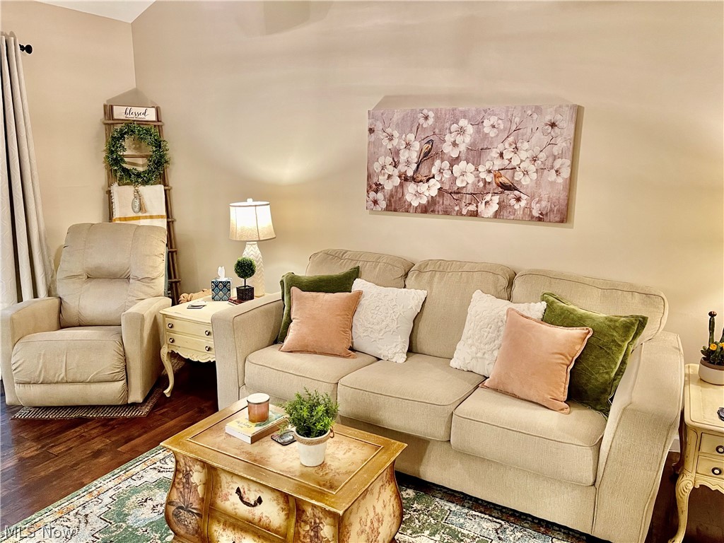 Woodbury Condo - Residential