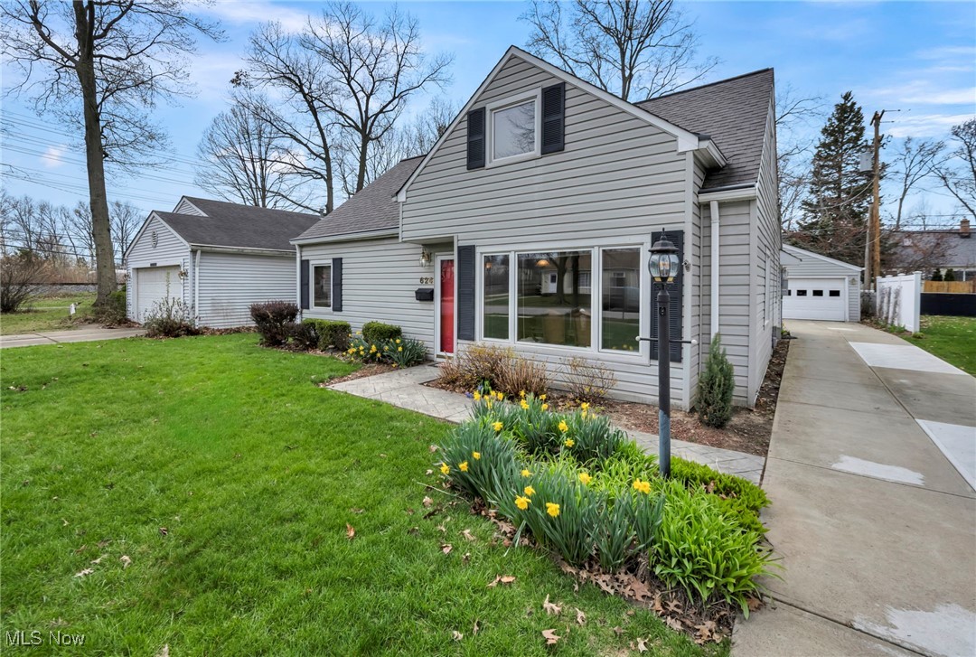 624 Parkside Drive, Bay Village, Ohio image 4