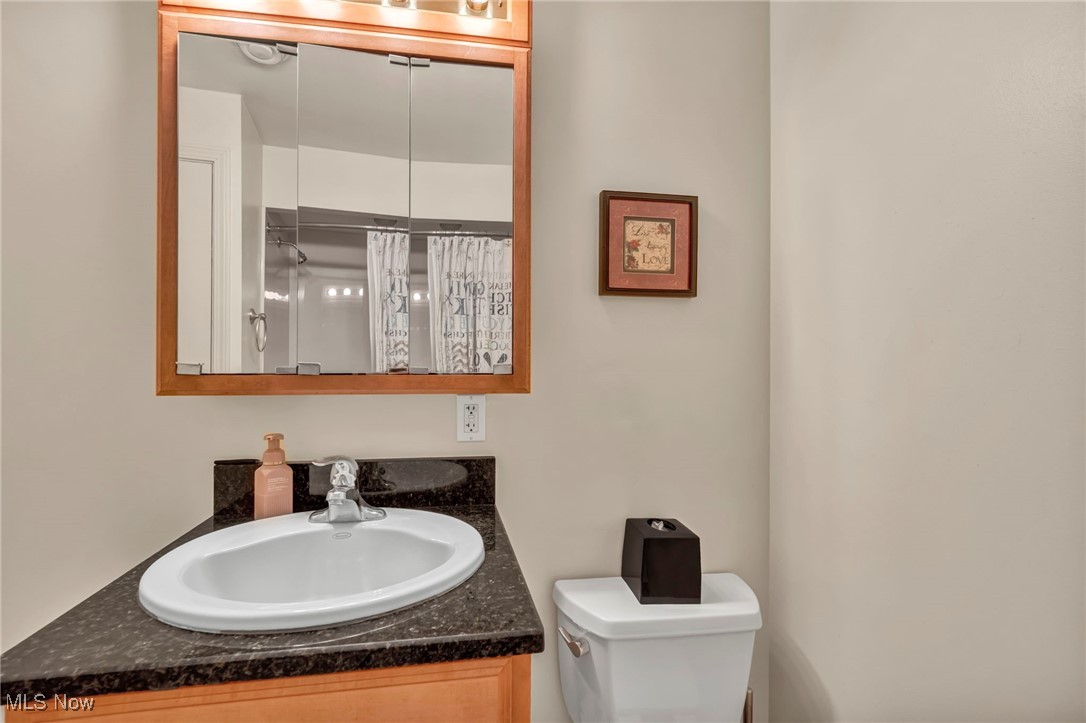 624 Parkside Drive, Bay Village, Ohio image 27