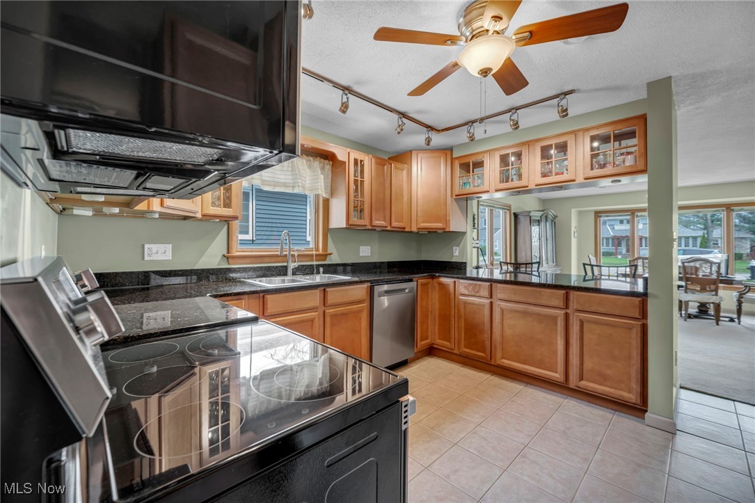624 Parkside Drive, Bay Village, Ohio image 14