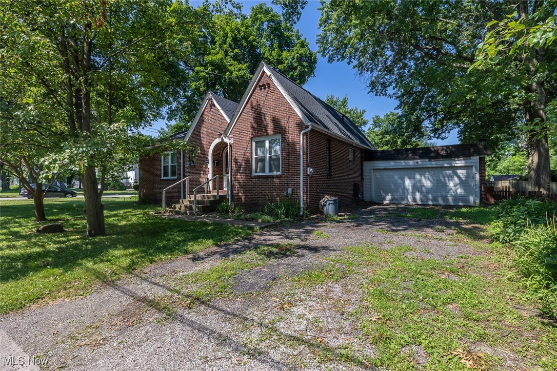 3512 Orchard Drive