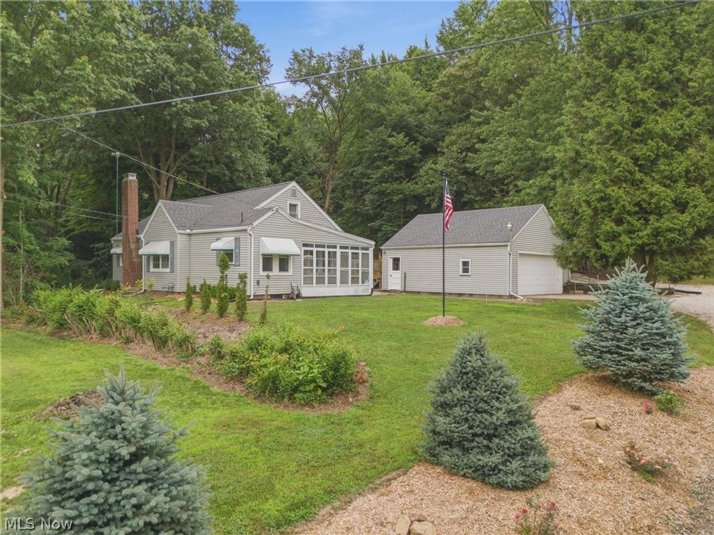 Photo of 7676 Justus Avenue SW, Navarre, OH 44662 (MLS # 5226395)