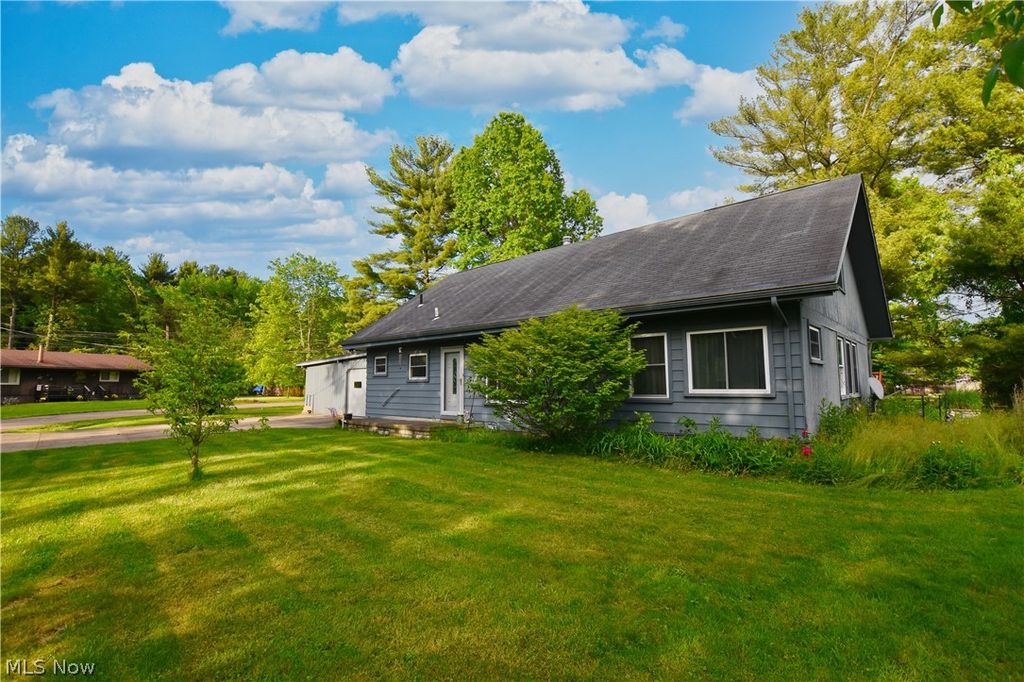 Photo of 1214 Arrowhead Drive SW, Dellroy, OH 44620 (MLS # 5211606)