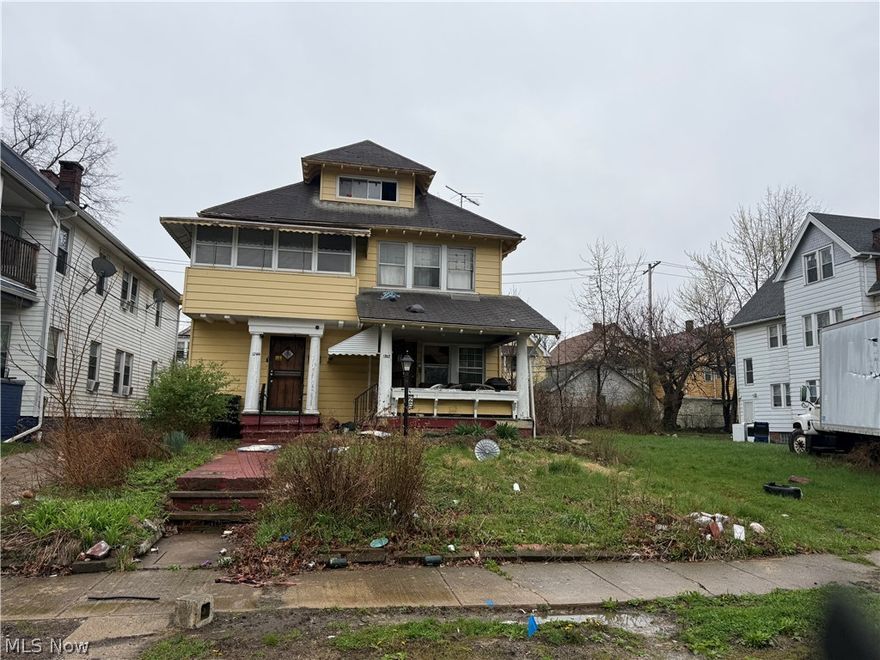 Calling all investors! This vacant property is ready for its next owner. With some TLC, it has strong potential to become a solid income-producing addition to your rental portfolio. The property experienced a burst water pipe during freezing temperatures.