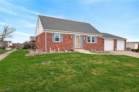 Tiny photo for 720 Springfield Road #D, Columbiana, OH 44408 (MLS # 5198113)