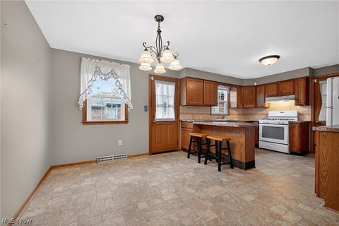 Tiny photo for 720 Springfield Road #D, Columbiana, OH 44408 (MLS # 5198113)