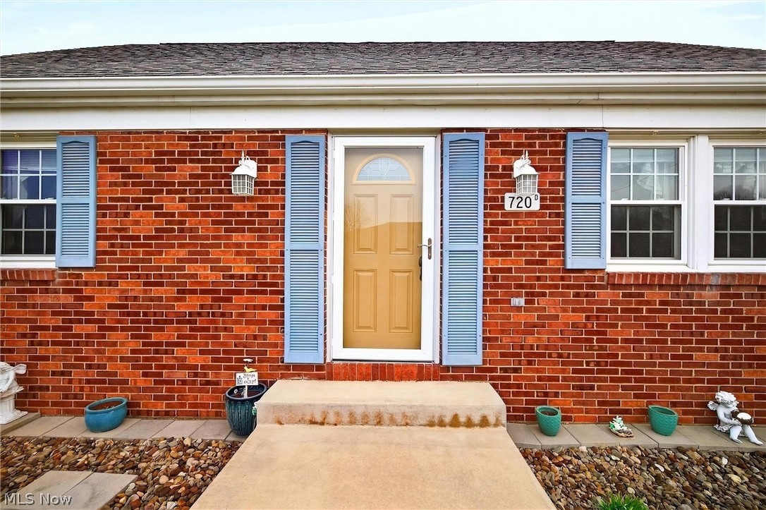 Meadows Condo - Residential