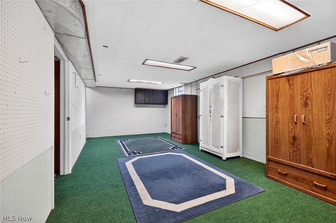 Meadows Condo - Residential