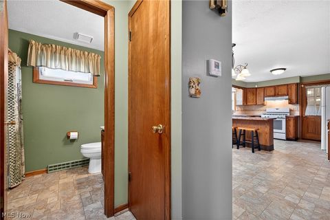 Tiny photo for 720 Springfield Road #D, Columbiana, OH 44408 (MLS # 5198113)