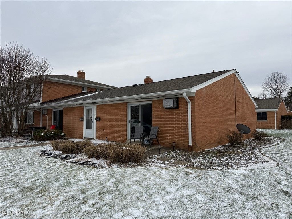 Photo of 2465 Warren Parkway #6, Twinsburg, OH 44087 (MLS # 5185020)