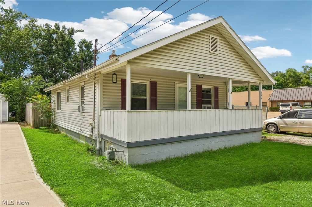 Photo of 494 Baltimore Avenue, Akron, OH 44306 (MLS # 5219732)