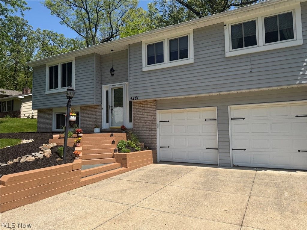 Photo of 4281 Meadowlark Trail, Stow, OH 44224 (MLS # 5213254)