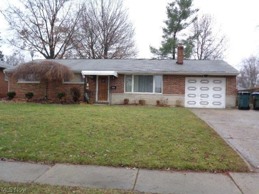 Super cute home with fireplace and fenced in yard! The attached garage is a nice added feature! Bedrooms are nicely sized and bathroom is updated. The large eat in kitchen offers a great view of the large yard!
Call today for your private showing and start packing!