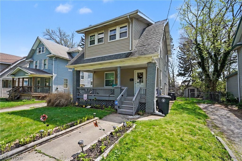 Photo of 72 E Ido Avenue, Akron, OH 44301 (MLS # 5202506)