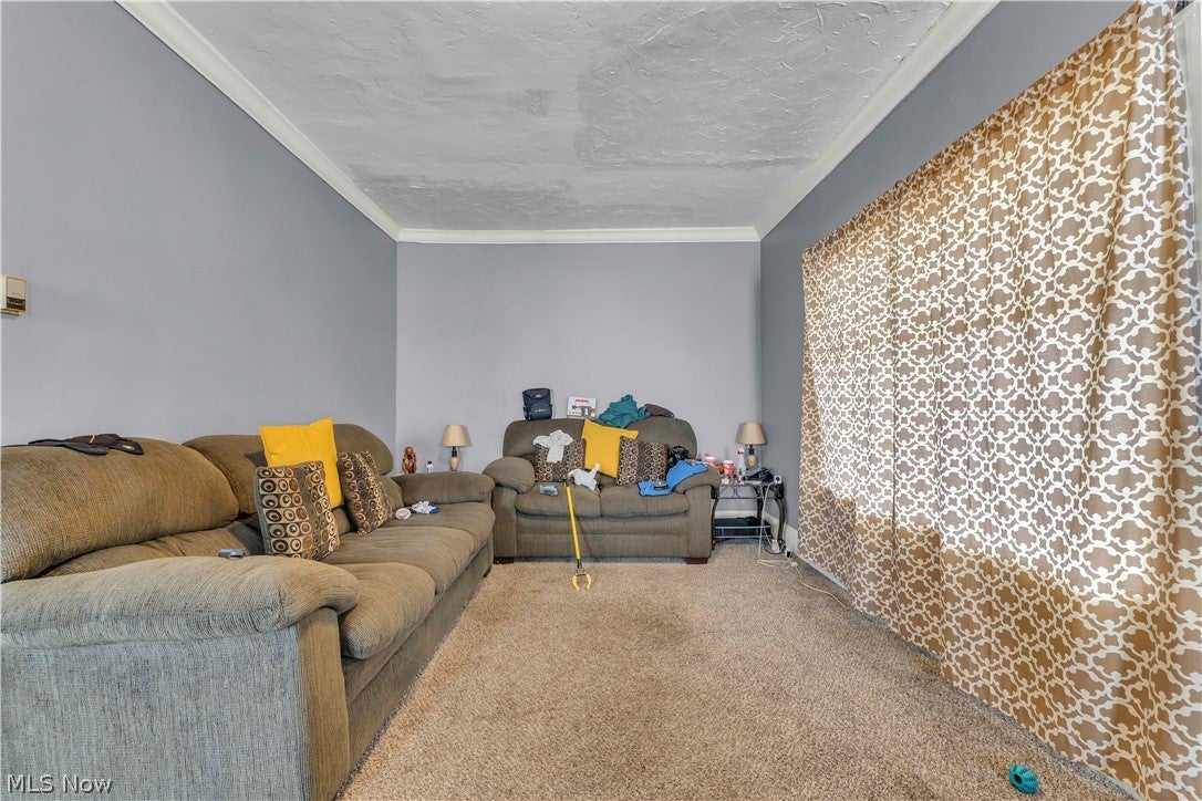 10105 Russell Avenue