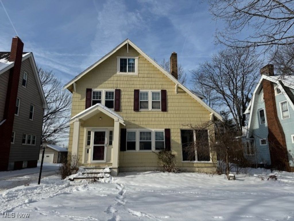 Photo of 888 Roanoke Road, Cleveland Heights, OH 44121 (MLS # 5178874)