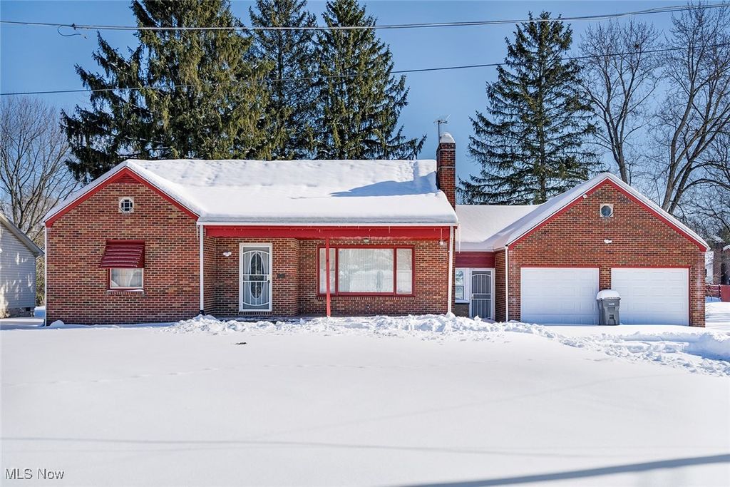 Photo of 901 Anna Street, Youngstown, OH 44509 (MLS # 5184552)