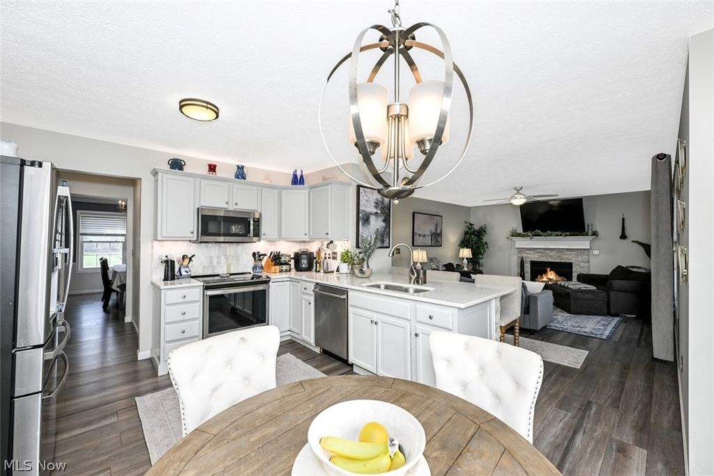 Photo of 865 Holborn Road, Streetsboro, OH 44241 (MLS # 5199764)